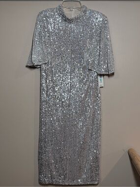 Eliza J Silver Sequin Short Sleeve Midi Dress